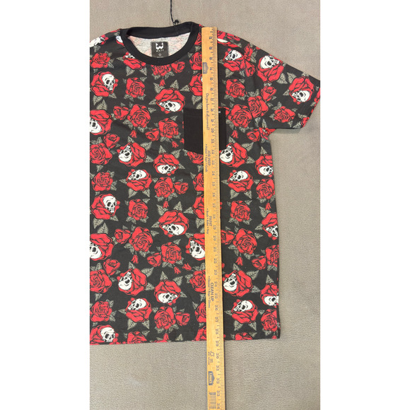 WXYZ MFG. CO Black Graphic Red Rose Skull Pocket T-Shirt Men's Medium WKS02C123 - Picture 8 of 9